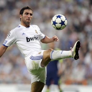 fb体育官方网站-赛场多面手：李明攻防两端表现都极为出色！，李明比赛视频