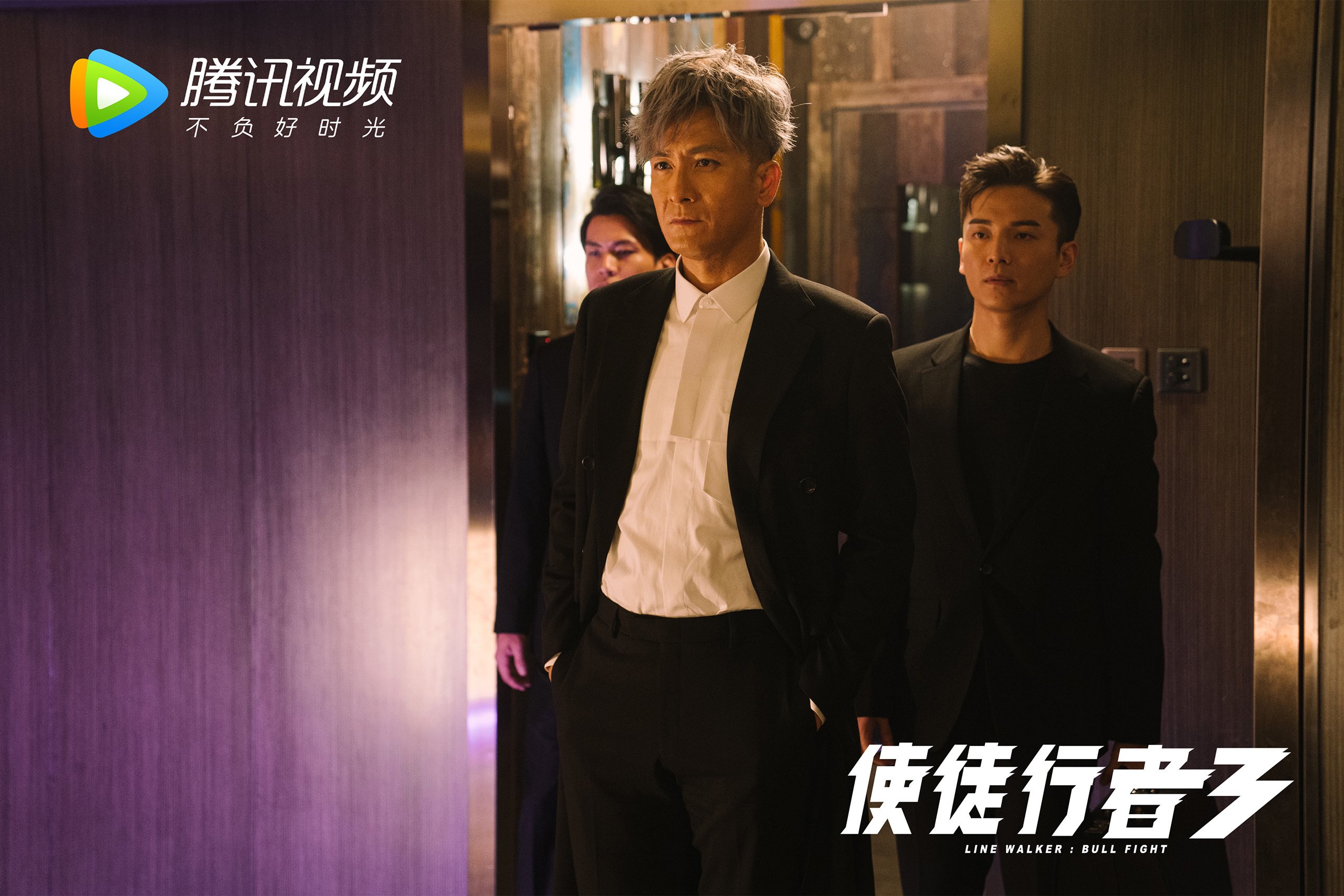 FB体育网站-“德甲战况激烈，冠军悬念持续升温”，德甲最新战绩