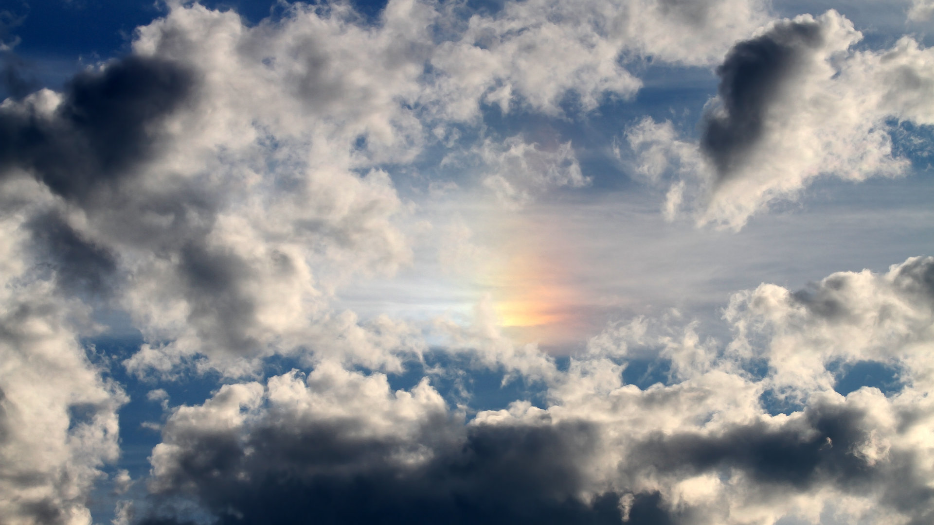 FB体育在线直播平台-五大联赛是否通过压迫位置错位制造反击漏洞,五大联赛打法