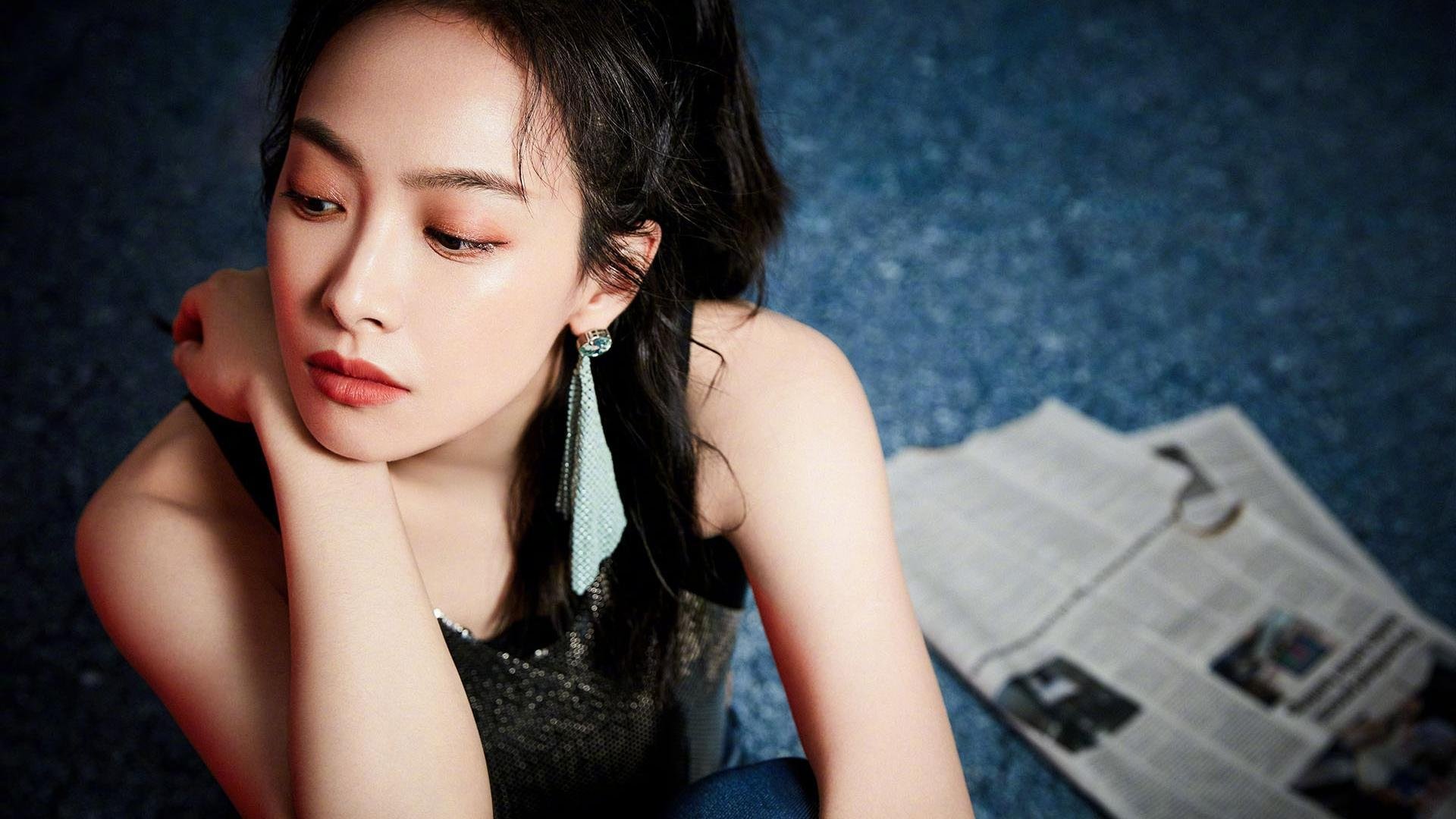 fb体育官网首页-亚洲杯国足逆转 球员拼劲令人动容,亚洲杯国足名单