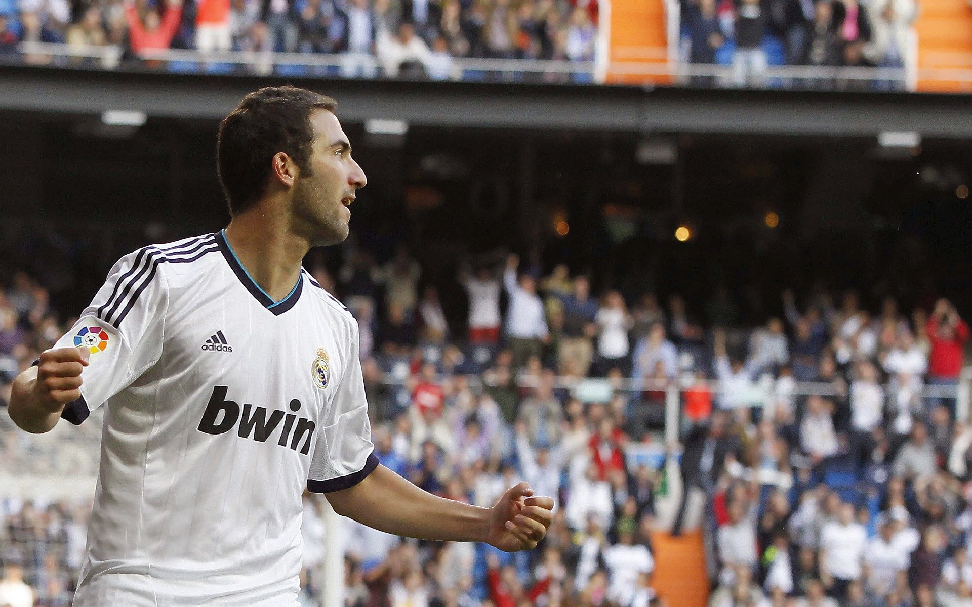 电竞战队的成绩回顾：经验总结与未来展望，电竞战队盈利吗